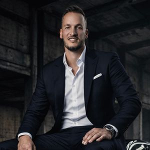 agent Clement CADOR