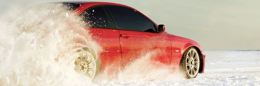 Quelles caractéristiques de ma voiture l’avantage ou la handicape sur la neige ?