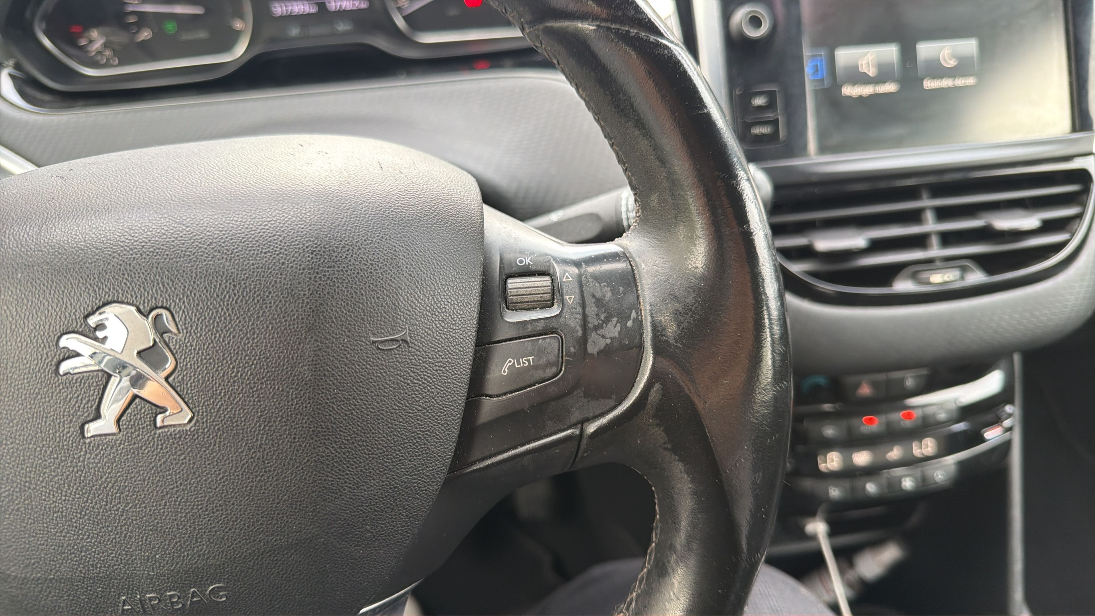 Photo 33
