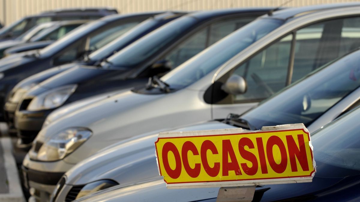 Combien coûte vraiment une voiture par mois en 2026 : le budget complet d'une occasion