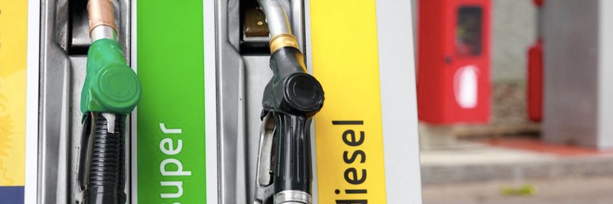 Essence VS Diesel : quel moteur pollue vraiment le plus ?