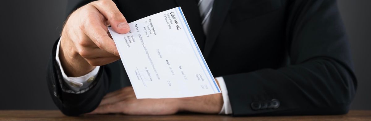 Reconnaître un faux chèque de banque lors de la vente de sa voiture