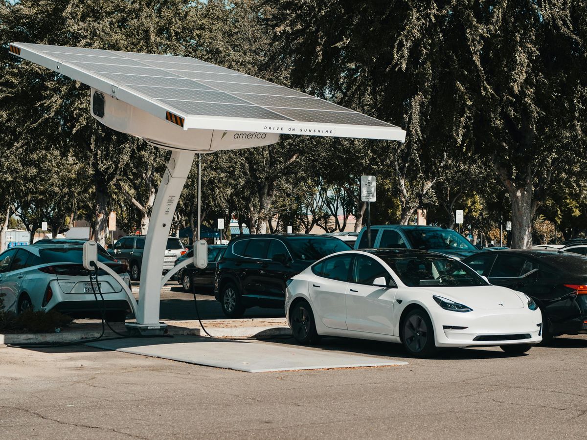 Voiture électrique d’occasion : le bon plan ou une fausse économie ?
