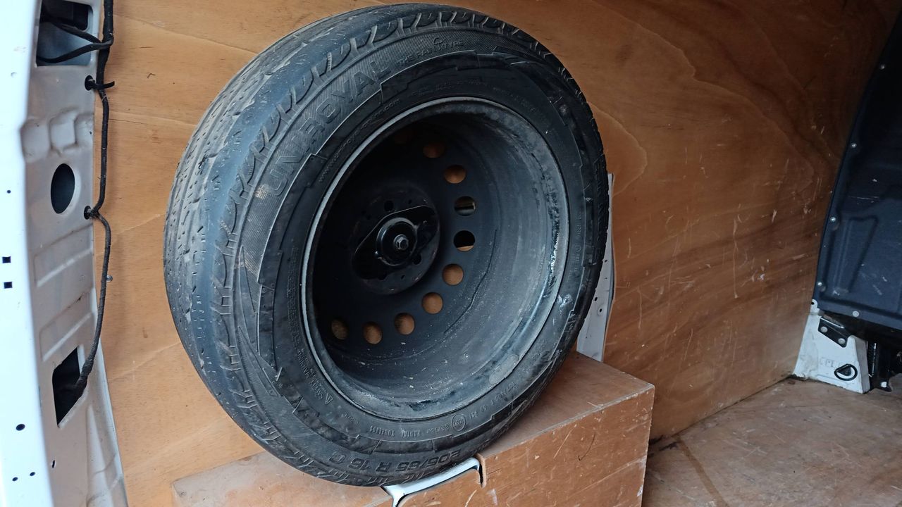 Photo de la roue de secours 1