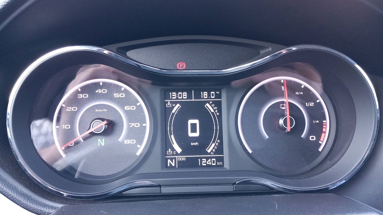 Photo du volant et instrumentation 2