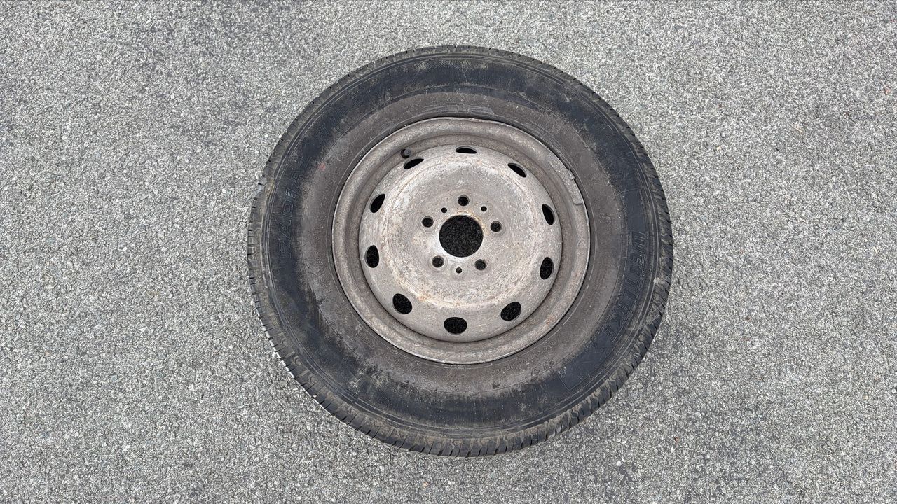 Photo de la roue de secours 1