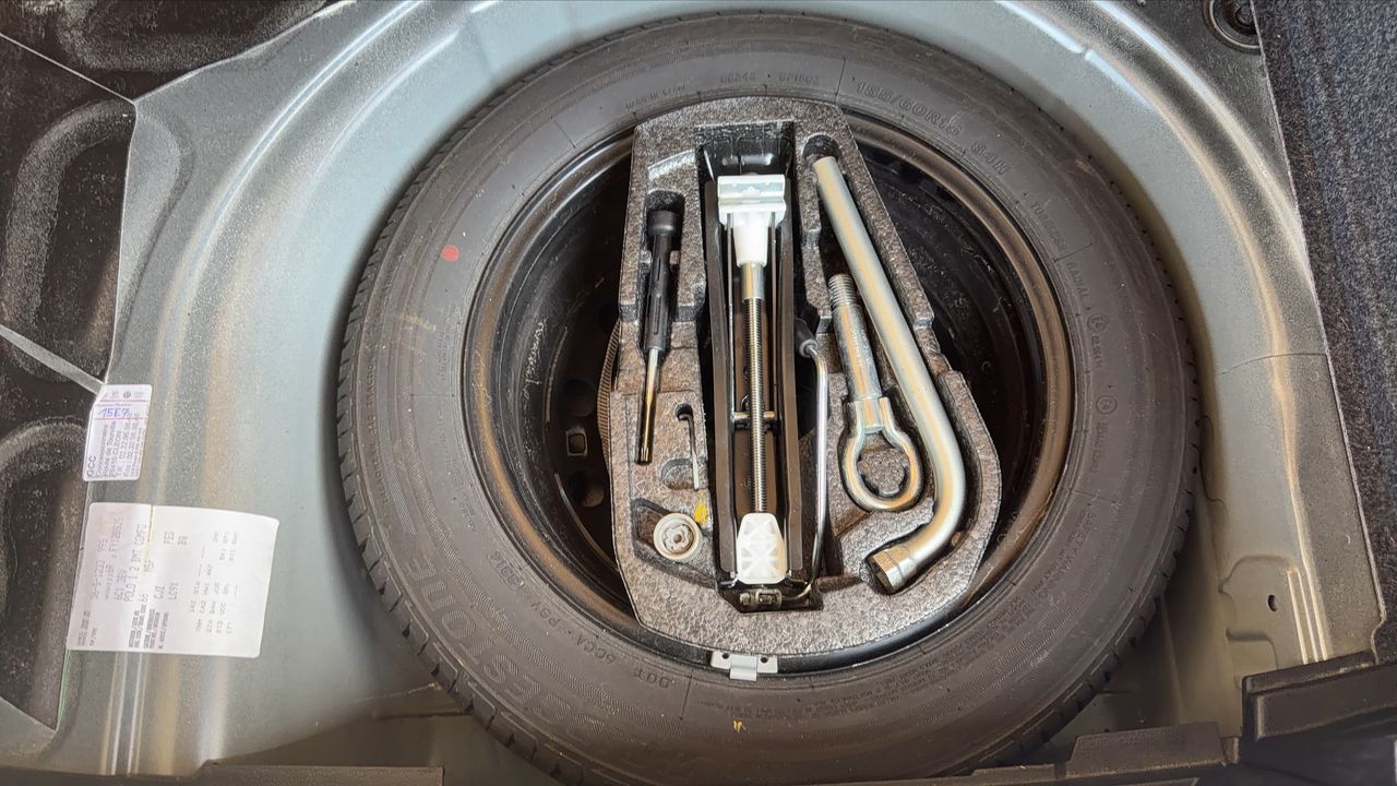 Photo de la roue de secours 1