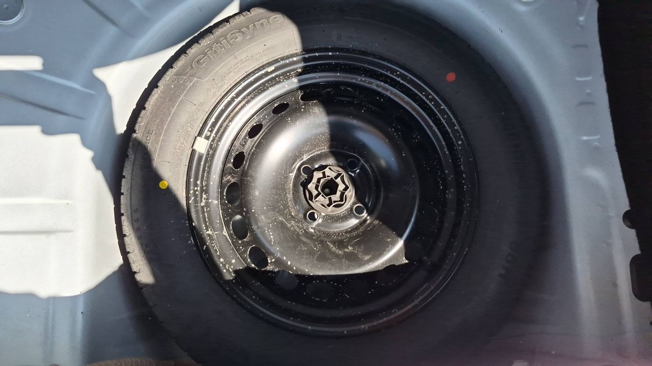 Photo de la roue de secours 1