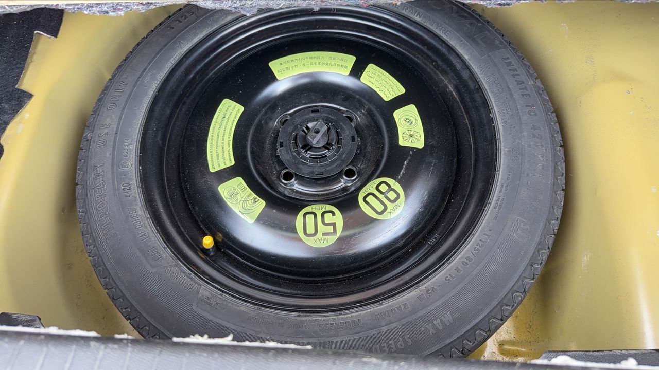Photo de la roue de secours 1