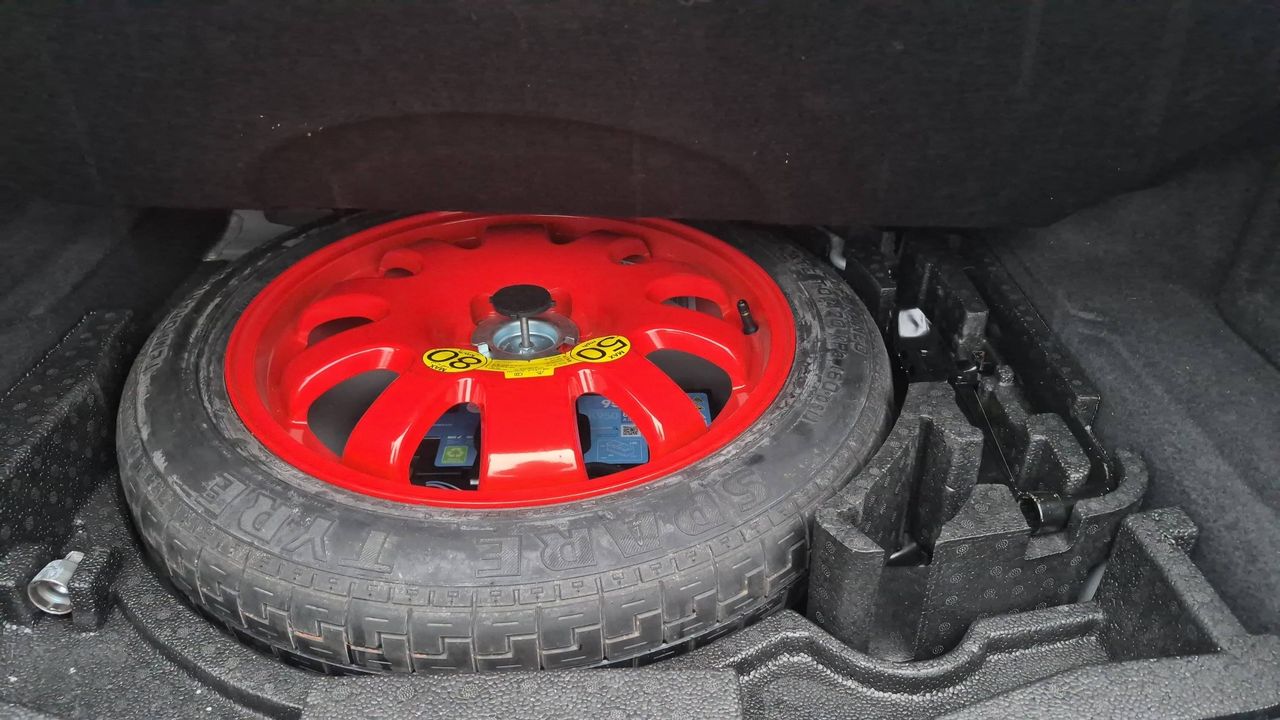 Photo de la roue de secours 1