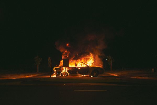 Voiture électrique et incendie : faut-il vraiment avoir peur du feu ?
