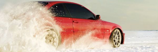 Quelles caractéristiques de ma voiture l’avantage ou la handicape sur la neige ?
