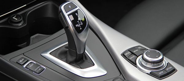 Quelles différences entre boîte manuelle et boîte automatique ?