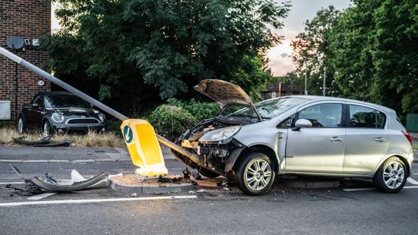 Vendre une voiture accidentée, en panne ou déclarée VEI : ce que vous avez le droit de faire
