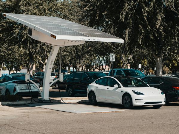 Voiture électrique d’occasion : le bon plan ou une fausse économie ?